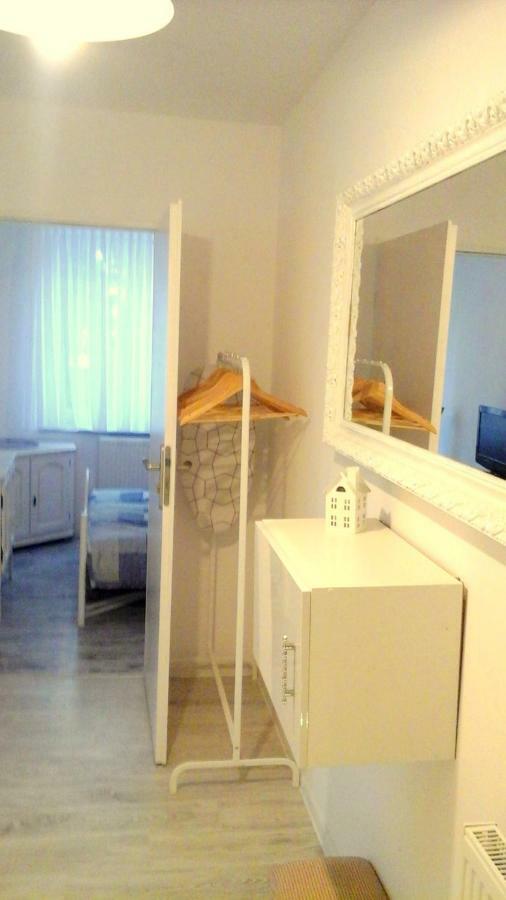 Apartament Lesny Dziwnówek Esterno foto